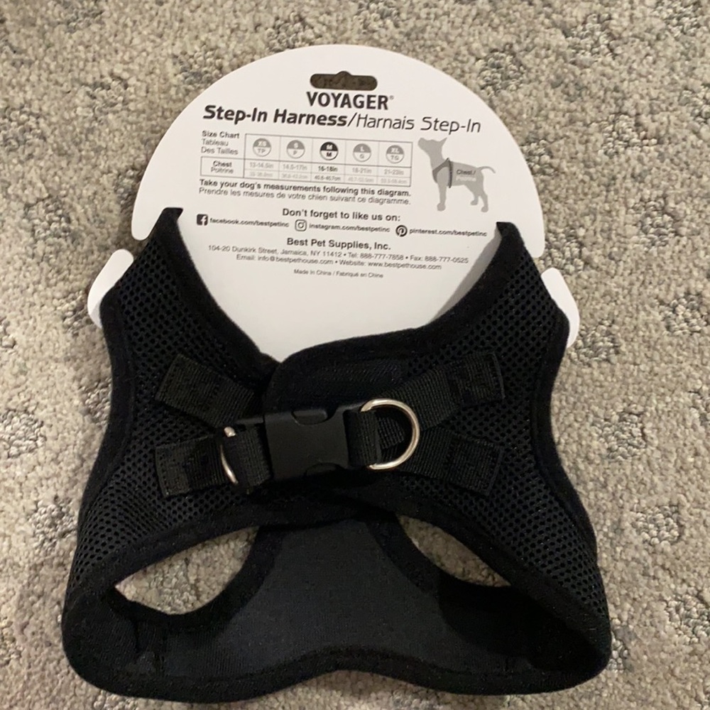 Set of 2 Voyager Step-in Harnesses - Medium (black, navy) - Picture 2 of 4